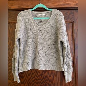 Moon & Madison Chunky Knit Sweater Size Large.